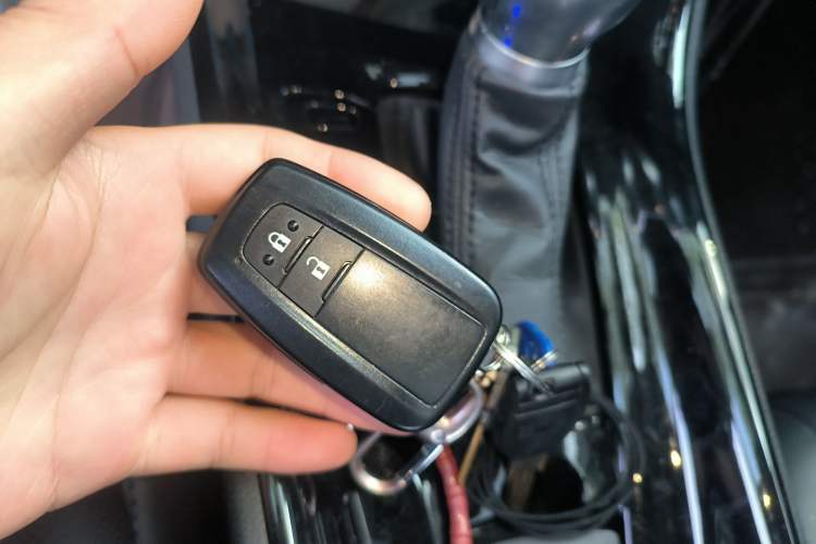 Used Toyota C-HR 2023 2.0L Luxury Edition Vehicle Key