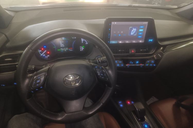 Used Toyota C-HR EV 2020 Leading Edition Center Console