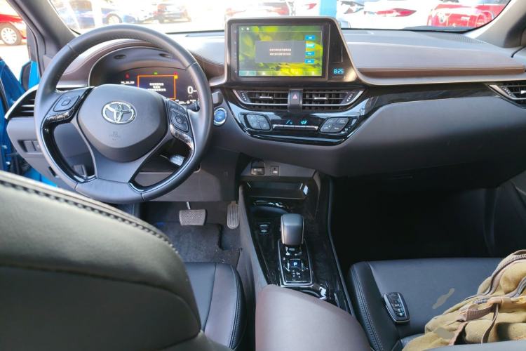 Used Toyota C-HR EV 2020 Deluxe Sunroof Edition Center Console