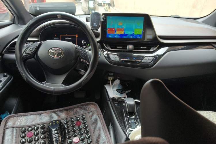 Used Toyota C-HR EV 2020 Deluxe Sunroof Edition Center Console