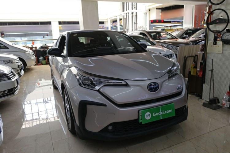 Used Toyota C-HR EV 2020 Luxury Sunroof Edition Front Right 45 Deg