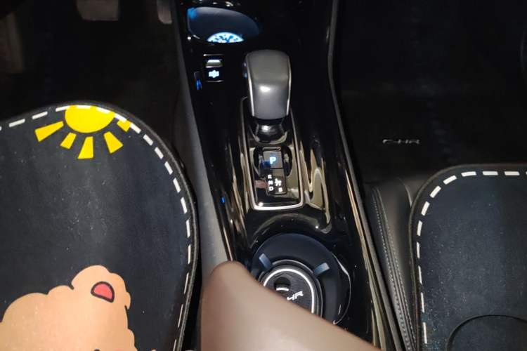 Used Toyota C-HR EV 2020 Deluxe Sunroof Edition Gear Lever