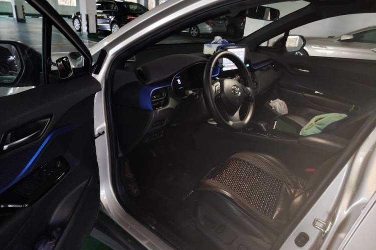 Used Toyota C-HR EV 2020 Luxury Sunroof Edition Interior 3