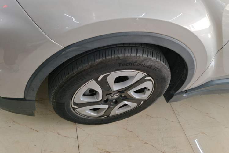 Used Toyota C-HR EV 2020 Luxury Sunroof Edition Left Front Wheel Hub
