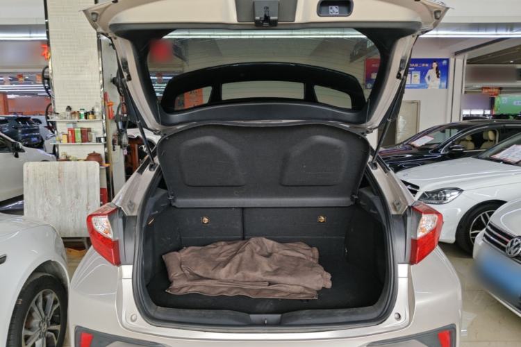 Used Toyota C-HR EV 2020 Luxury Sunroof Edition Trunk