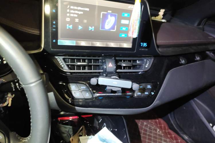 Used Toyota C-HR EV 2020 Deluxe Sunroof Edition Audio And AC Panel