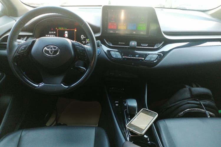 Used Toyota C-HR EV 2020 Deluxe Sunroof Edition Center Console