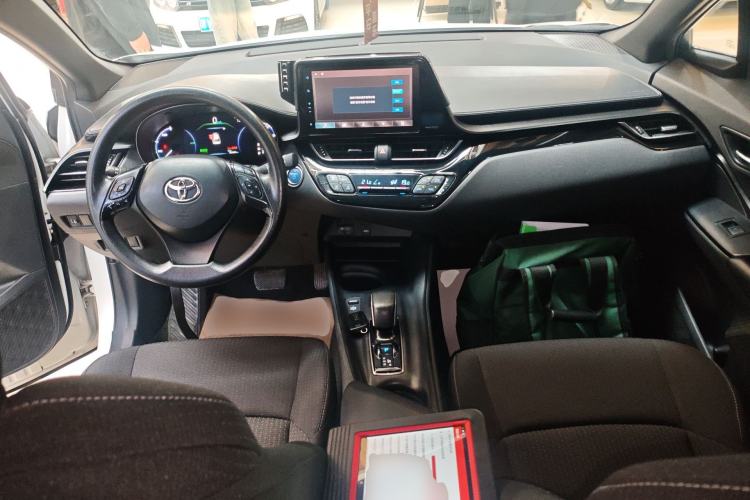 Used Toyota C-HR EV 2020 Leading Edition Center Console
