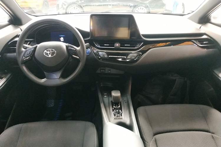 Used Toyota C-HR EV 2020 Leading Edition Center Console