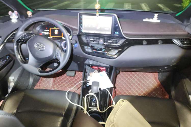 Used Toyota C-HR EV 2020 Deluxe Sunroof Edition Center Console