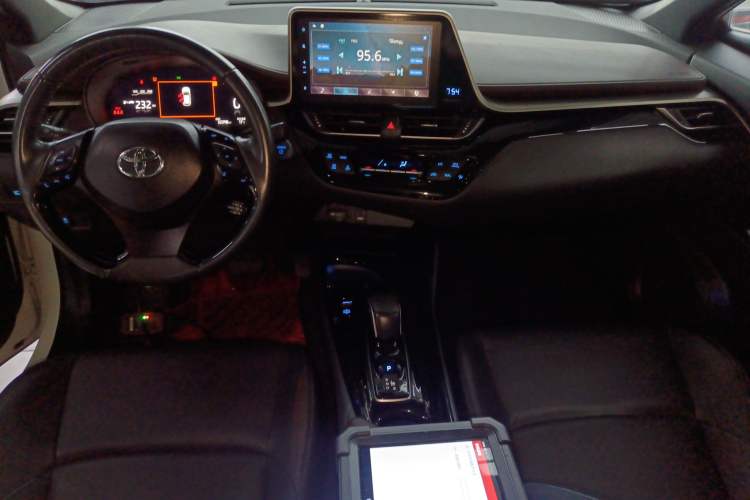 Used Toyota C-HR EV 2020 Deluxe Sunroof Edition Center Console