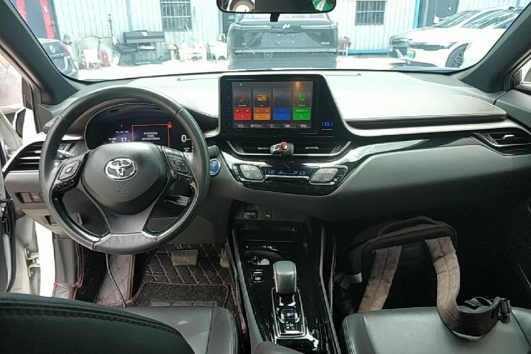 Used Toyota C-HR EV 2020 Deluxe Sunroof Edition Center Console