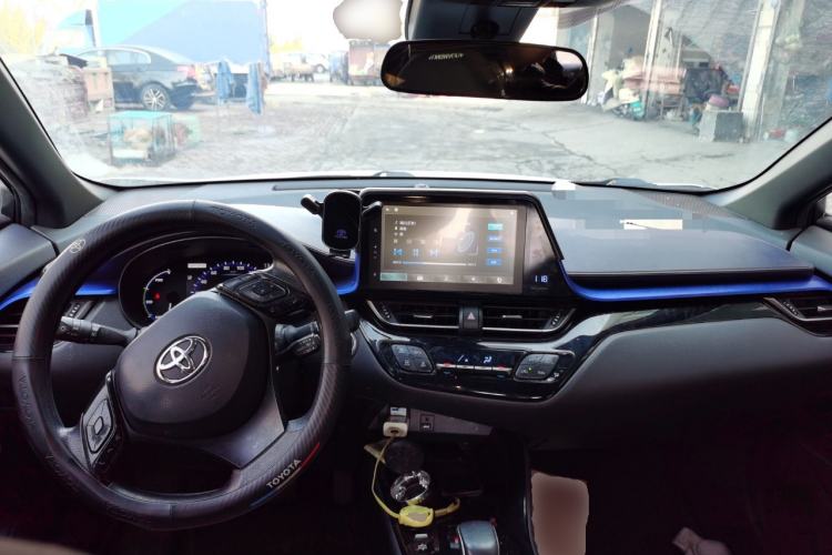 Used Toyota C-HR EV 2020 Luxury Sunroof Edition Center Console