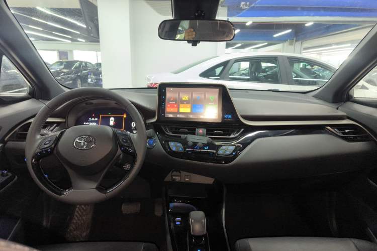 Used Toyota C-HR EV 2020 Deluxe Sunroof Edition Center Console