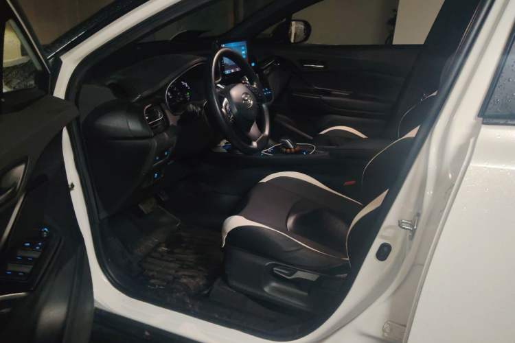 Used Toyota C-HR EV 2020 Leading Edition Driver Seat
