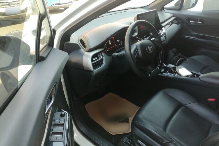 Used Toyota C-HR EV 2020 Deluxe Sunroof Edition Driver Seat
