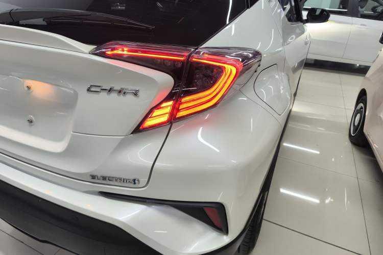Used Toyota C-HR EV 2020 Deluxe Sunroof Edition Exterior 2