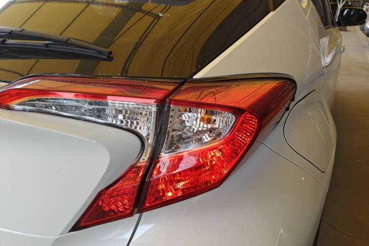 Used Toyota C-HR EV 2020 Deluxe Sunroof Edition Exterior 6