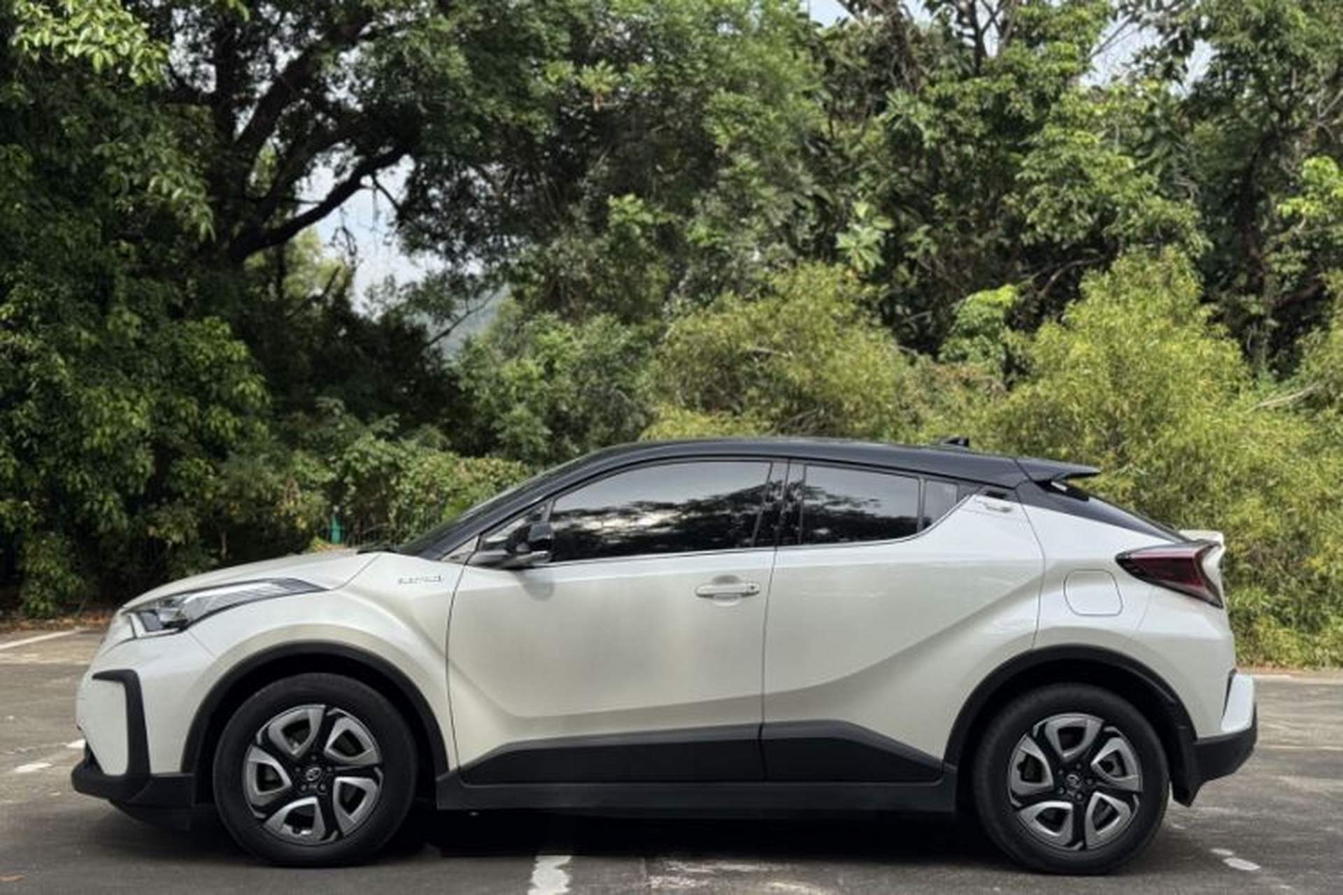 Used Toyota C-HR EV 2020 Deluxe Sunroof Edition Exterior 8