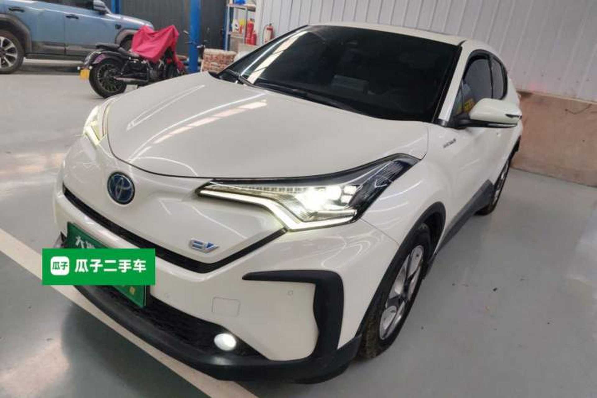 Used Toyota C-HR EV 2020 Deluxe Sunroof Edition Front Left 45 Deg