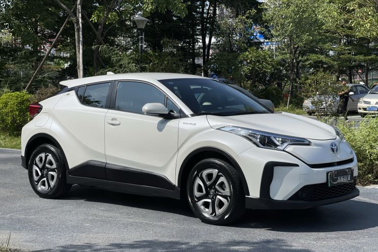 Used Toyota C-HR EV 2020 Leading Edition Front Right 45 Deg