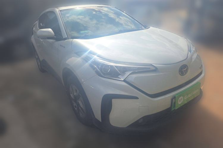 Used Toyota C-HR EV 2020 Luxury Sunroof Edition Front Right 45 Deg