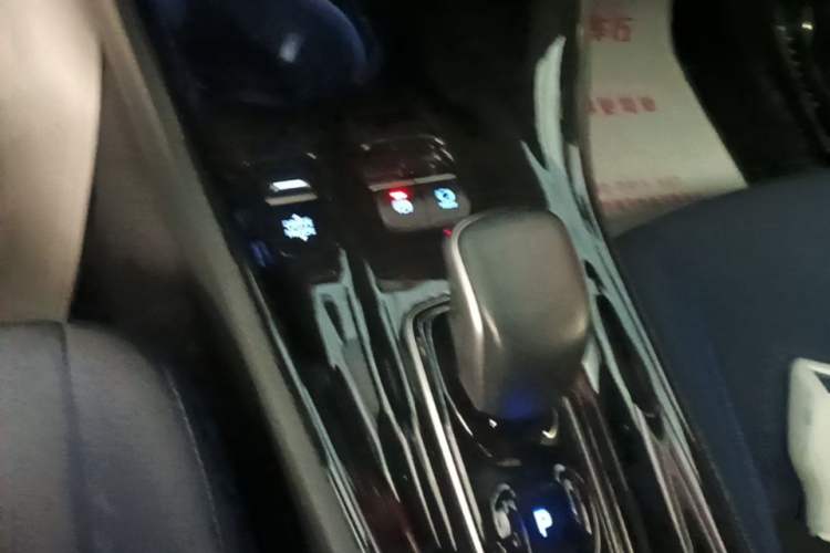 Used Toyota C-HR EV 2020 Luxury Sunroof Edition Gear Lever