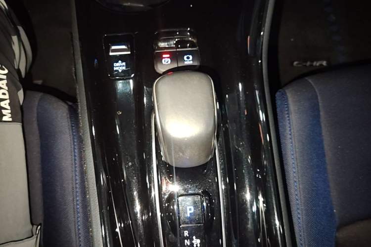 Used Toyota C-HR EV 2020 Luxury Sunroof Edition Gear Lever