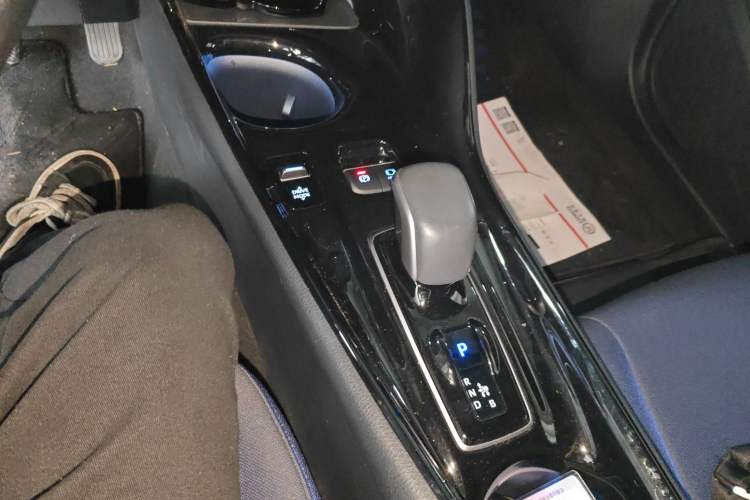 Used Toyota C-HR EV 2020 Luxury Sunroof Edition Gear Lever