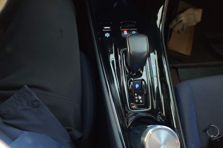 Used Toyota C-HR EV 2020 Luxury Sunroof Edition Gear Lever