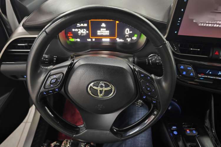 Used Toyota C-HR EV 2020 Deluxe Sunroof Edition Interior 1