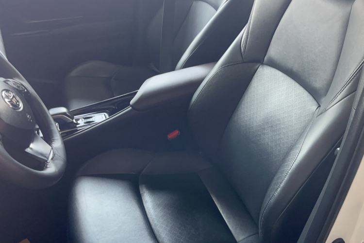 Used Toyota C-HR EV 2020 Deluxe Sunroof Edition Interior 3