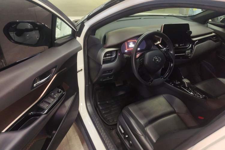 Used Toyota C-HR EV 2020 Deluxe Sunroof Edition Interior 3