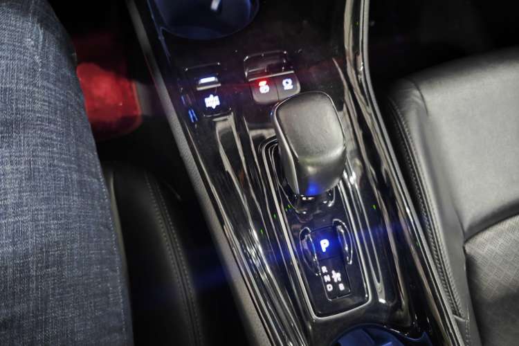 Used Toyota C-HR EV 2020 Deluxe Sunroof Edition Interior 3