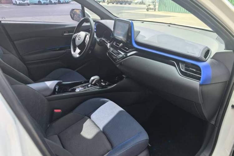 Used Toyota C-HR EV 2020 Luxury Sunroof Edition Interior 3