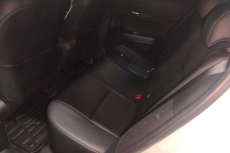 Used Toyota C-HR EV 2020 Deluxe Sunroof Edition Interior 4