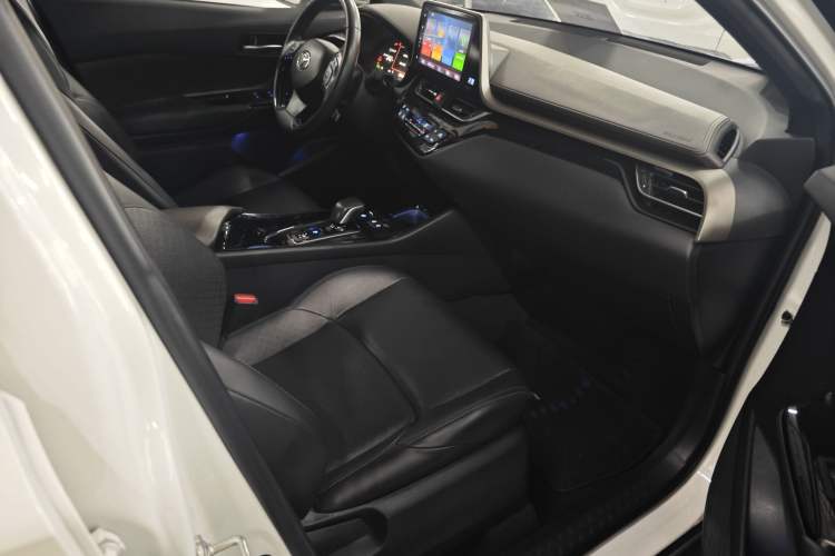 Used Toyota C-HR EV 2020 Deluxe Sunroof Edition Interior 4
