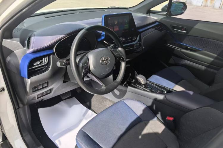 Used Toyota C-HR EV 2020 Luxury Sunroof Edition Interior 4