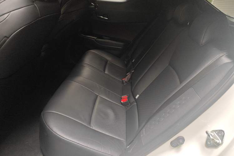 Used Toyota C-HR EV 2020 Deluxe Sunroof Edition Interior 4