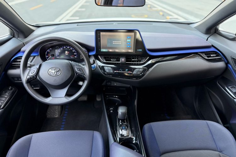 Used Toyota C-HR EV 2020 Luxury Edition Interior 6