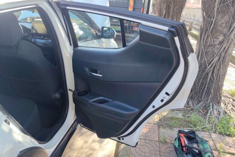 Used Toyota C-HR EV 2020 Leading Edition Interior 6