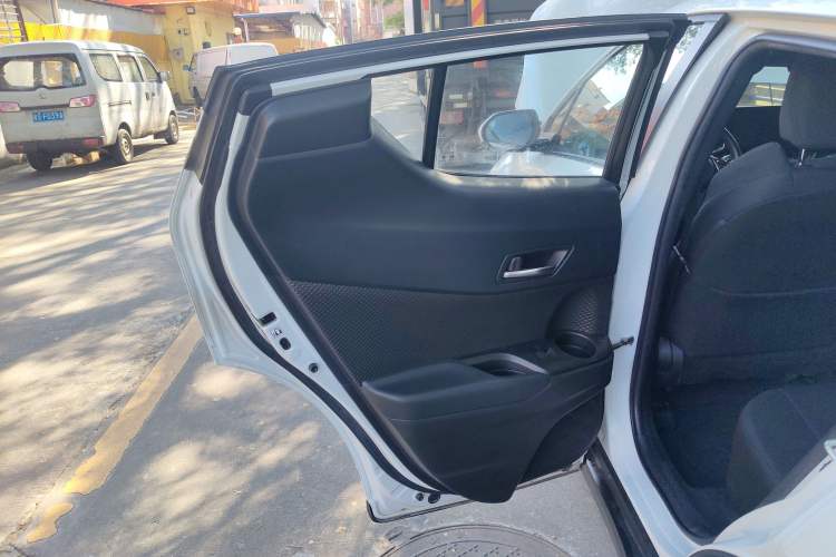 Used Toyota C-HR EV 2020 Leading Edition Interior 8
