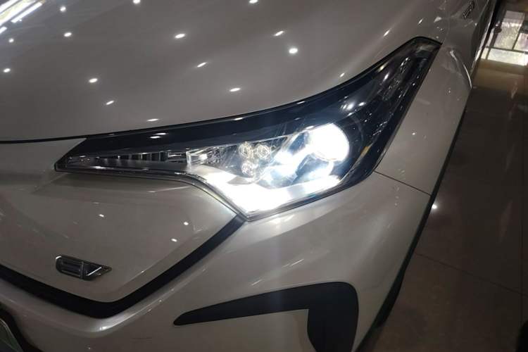 Used Toyota C-HR EV 2020 Luxury Sunroof Edition Left Front Headlight