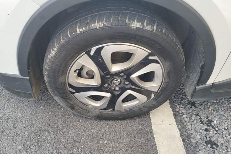 Used Toyota C-HR EV 2020 Luxury Sunroof Edition Left Front Wheel Hub