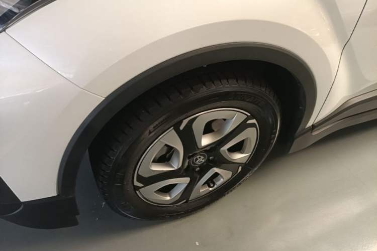 Used Toyota C-HR EV 2020 Luxury Sunroof Edition Left Front Wheel Hub