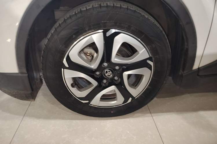 Used Toyota C-HR EV 2020 Luxury Sunroof Edition Left Front Wheel Hub