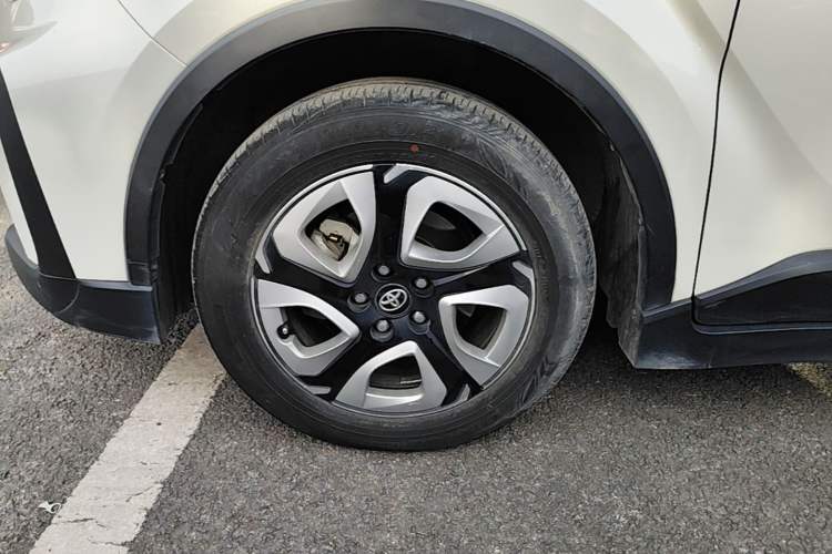 Used Toyota C-HR EV 2020 Leading Edition Left Front Wheel Hub