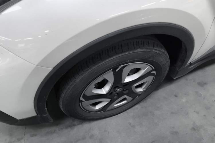 Used Toyota C-HR EV 2020 Luxury Sunroof Edition Left Front Wheel Hub