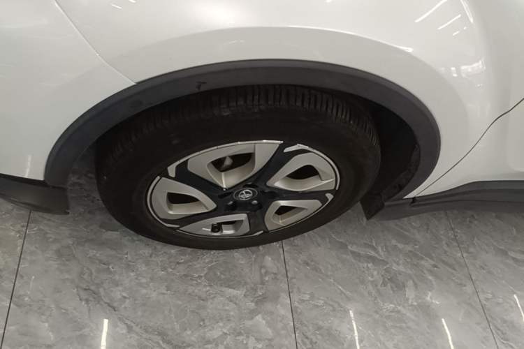 Used Toyota C-HR EV 2020 Luxury Sunroof Edition Left Front Wheel Hub