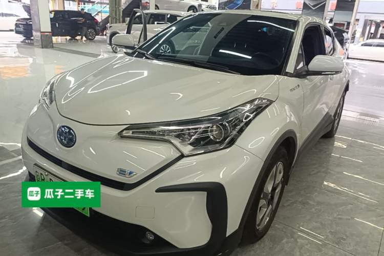 Used Toyota C-HR EV 2020 Luxury Sunroof Edition Guazi used car, China used car export, Used car for sale, Used cars, Cheapest cars for sale